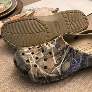 Men’s Camo Crocs, size XXXXL